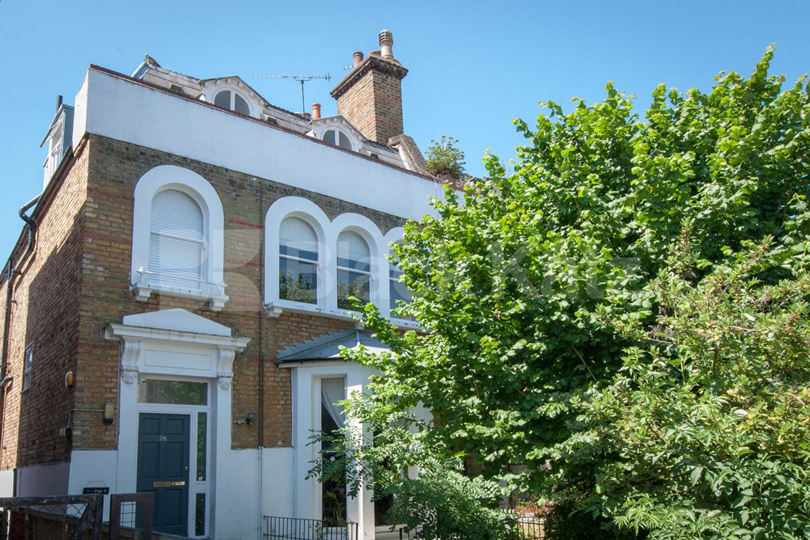 1 bedroom set on the 1st floor of a period building with a modern finish Clissold Crescent , Clissold